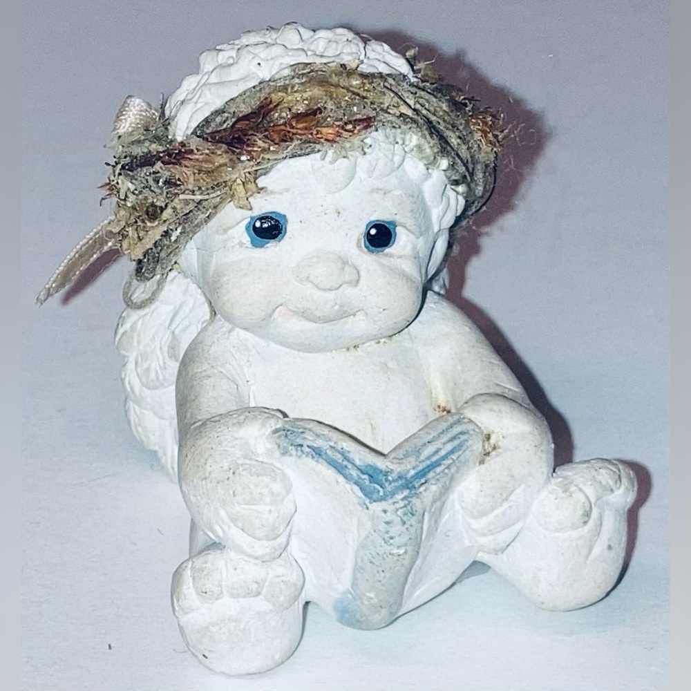 Dreamsicles Mini Angel Cherub Reading Book.